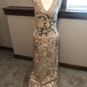 Gorgeous dress!